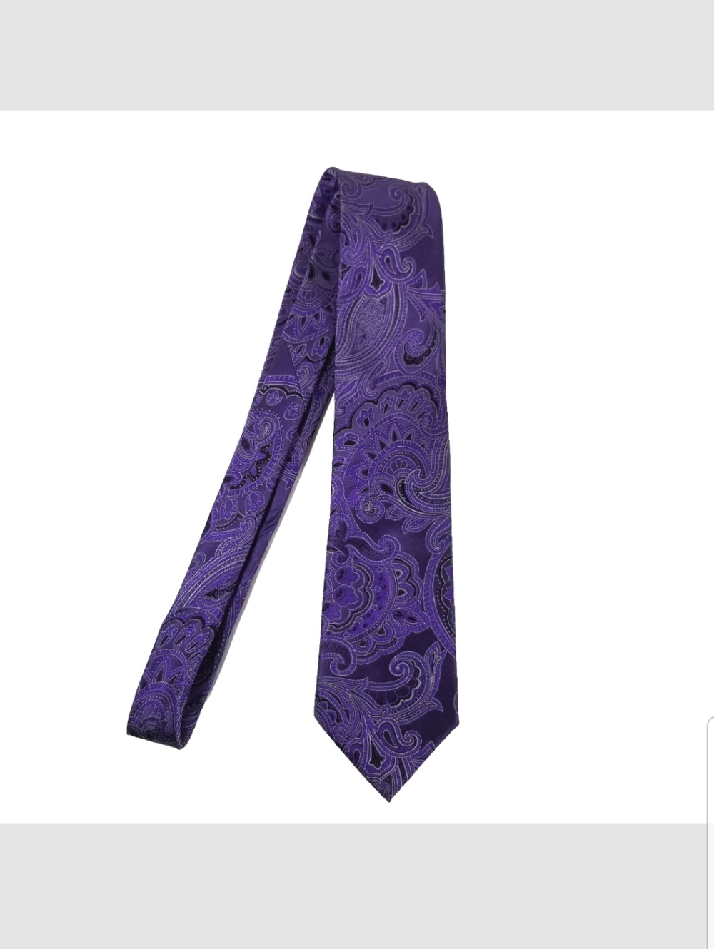 Donald J Trump Signature Collection 100% Silk Purple Paisley Tie 60" x 3.5"